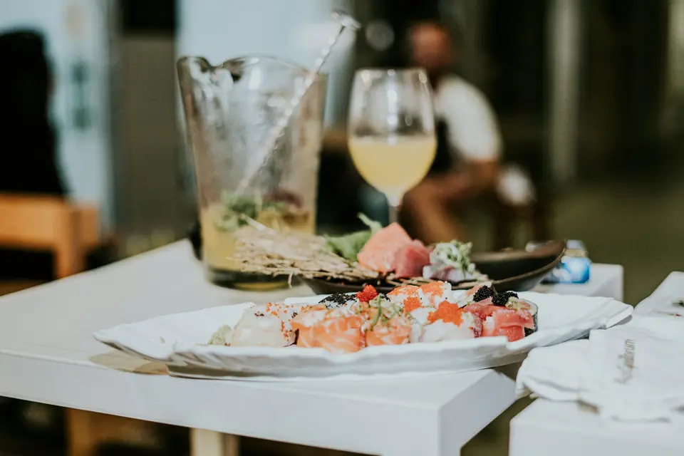 Restaurant & food — Luzia